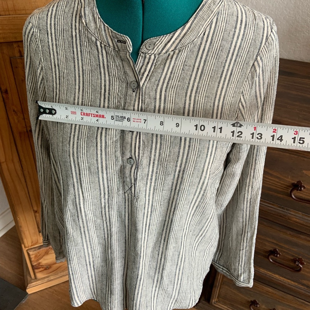 Vertical stripe linen top